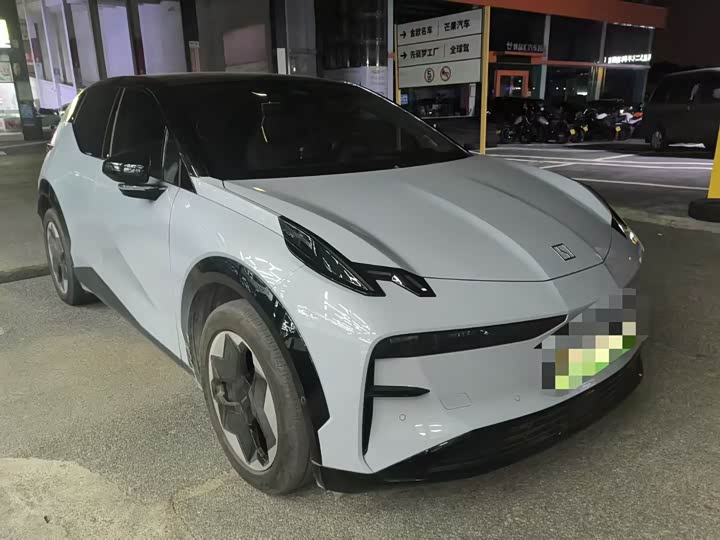 Фото 3 - Zeekr X