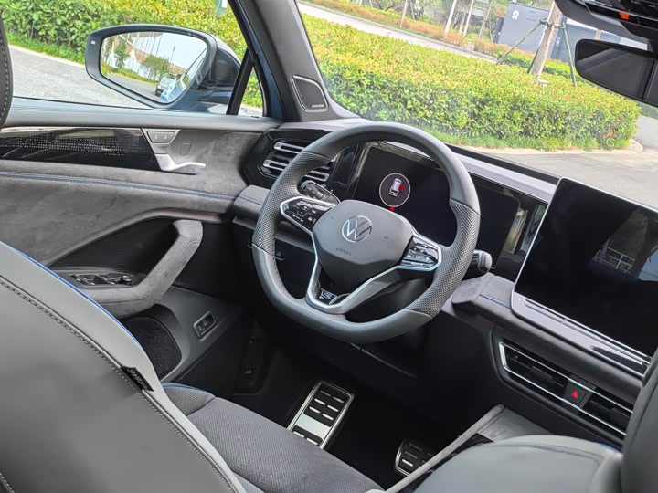 Фото 12 - Volkswagen Tiguan L Pro