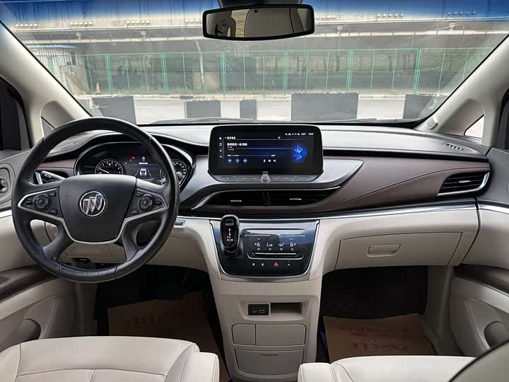 Фото 9 - Buick GL8 ES