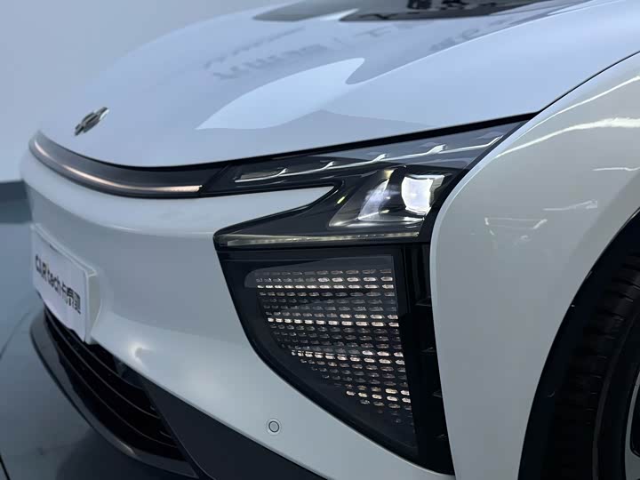 Фото 30 - HiPhi X