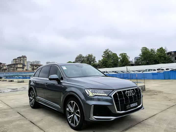 Фото 3 - Audi Q7