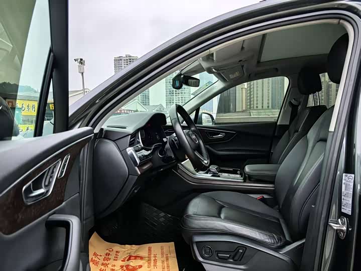 Фото 4 - Audi Q7