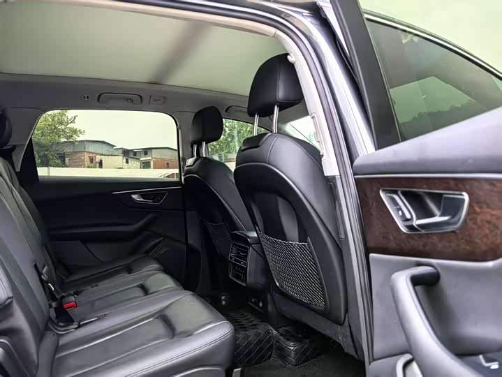 Фото 7 - Audi Q7