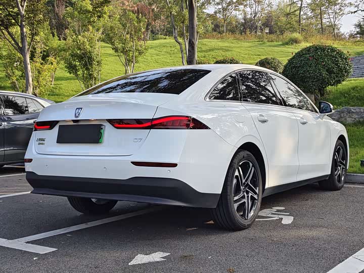 Фото 6 - Roewe D7