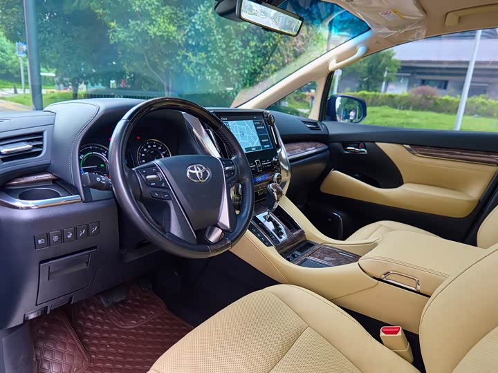 Фото 11 - Toyota Vellfire