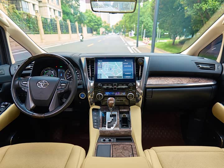 Фото 12 - Toyota Vellfire