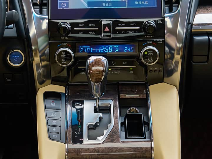 Фото 13 - Toyota Vellfire