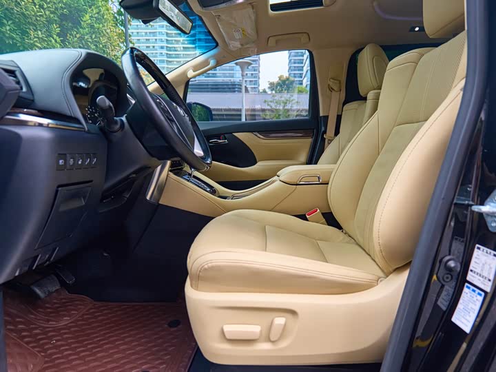 Фото 16 - Toyota Vellfire