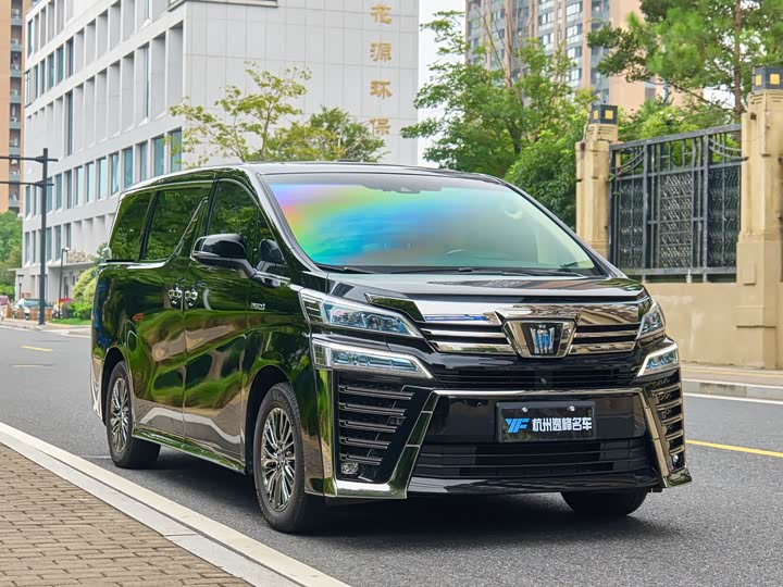 Фото 3 - Toyota Vellfire