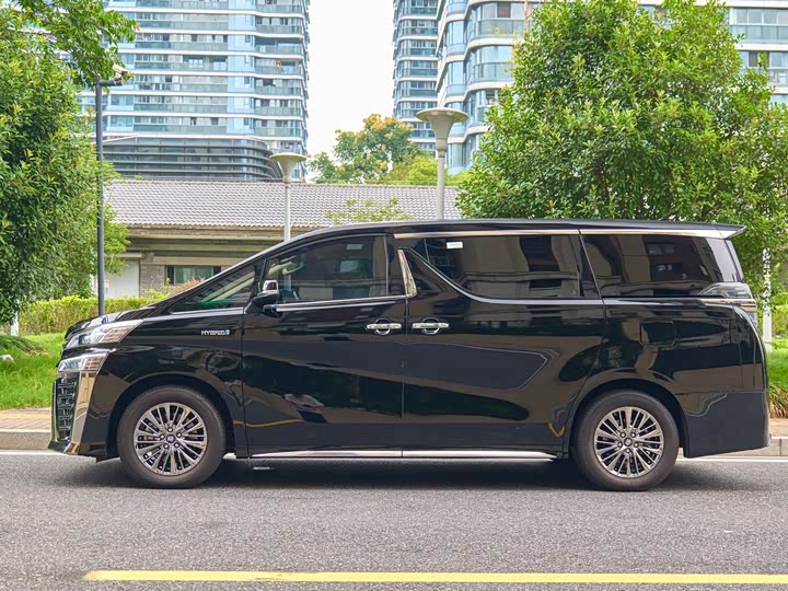 Фото 6 - Toyota Vellfire