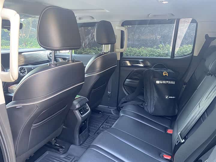 Фото 4 - Tank 300