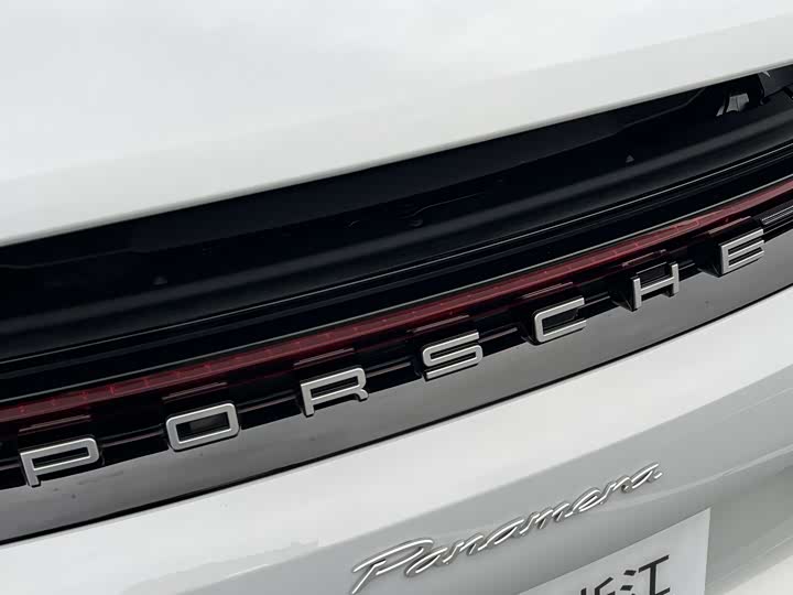 Фото 24 - Porsche Panamera