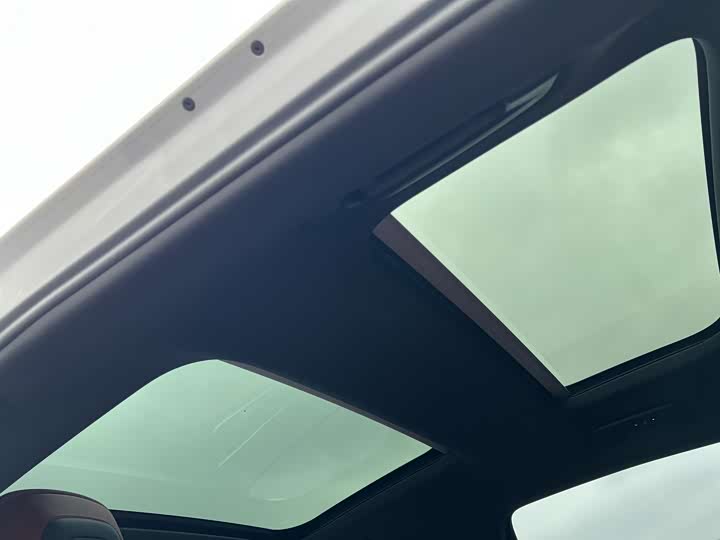 Фото 25 - Porsche Panamera