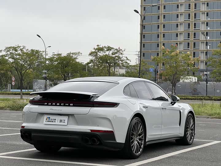Фото 5 - Porsche Panamera