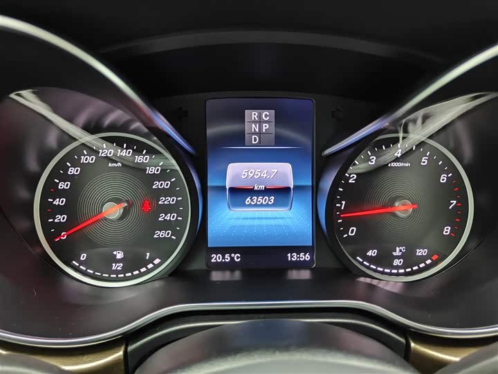 Фото 15 - Mercedes-Benz V-Class