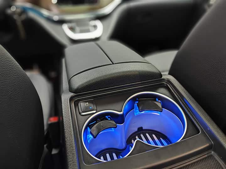 Фото 22 - Mercedes-Benz V-Class