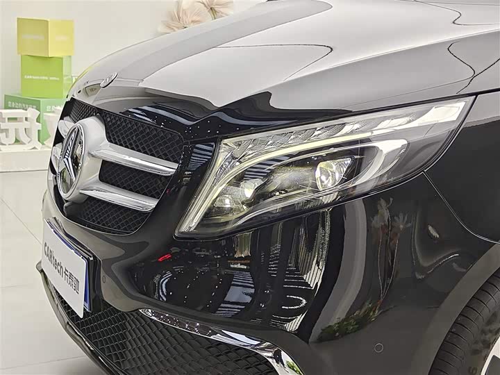 Фото 31 - Mercedes-Benz V-Class