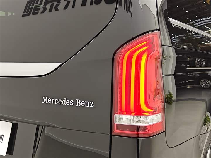 Фото 32 - Mercedes-Benz V-Class