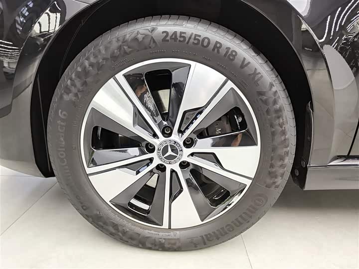 Фото 33 - Mercedes-Benz V-Class