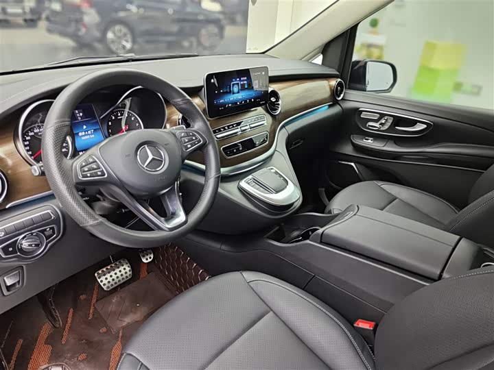 Фото 5 - Mercedes-Benz V-Class