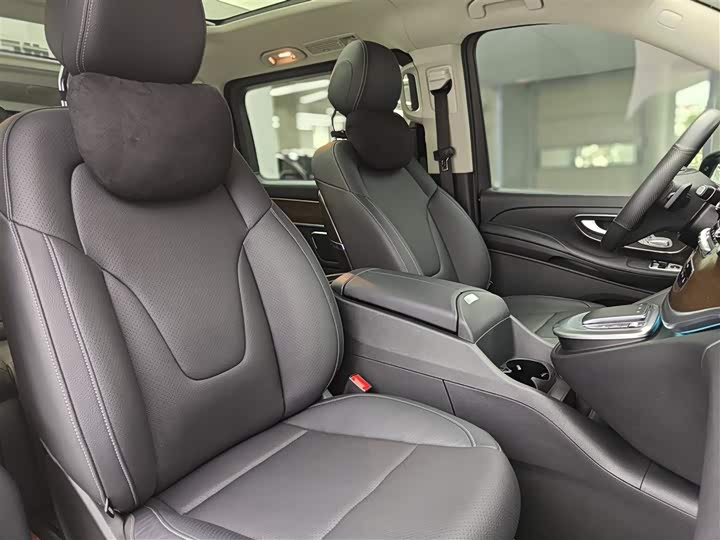 Фото 9 - Mercedes-Benz V-Class