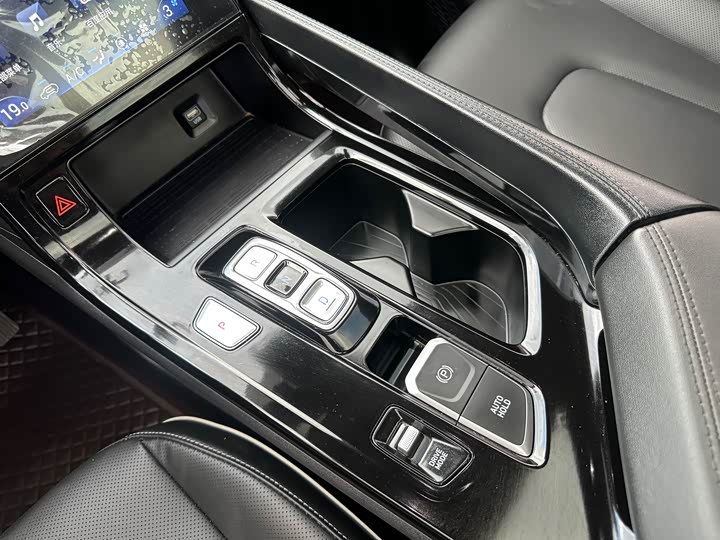 Фото 23 - Hyundai Custo