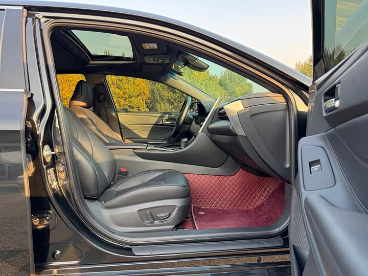 Фото 14 - Toyota Avalon