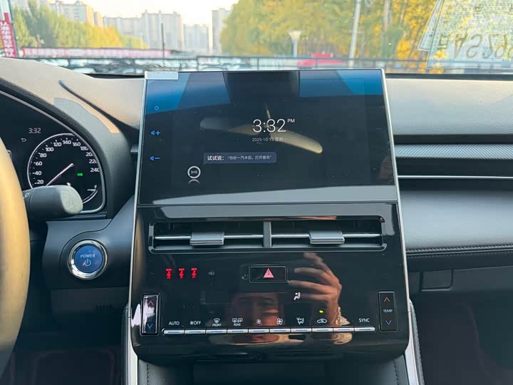 Фото 18 - Toyota Avalon