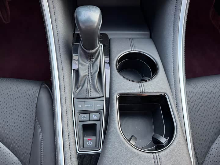 Фото 19 - Toyota Avalon