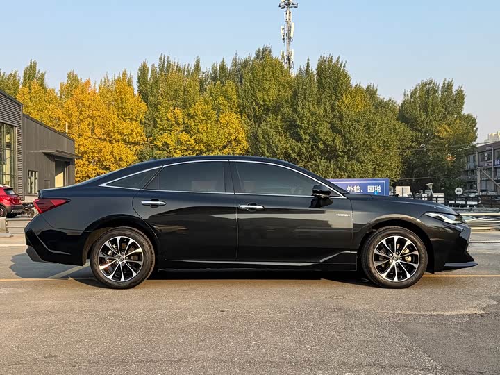 Фото 4 - Toyota Avalon