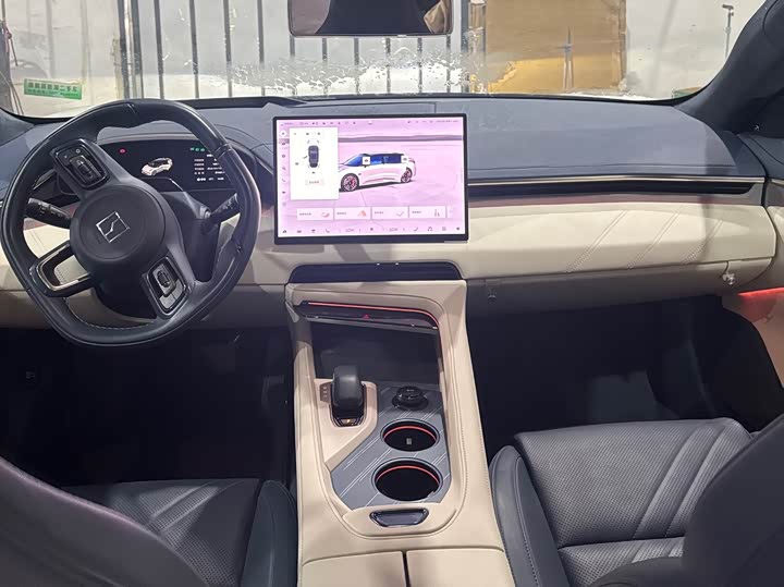 Фото 10 - Zeekr 001