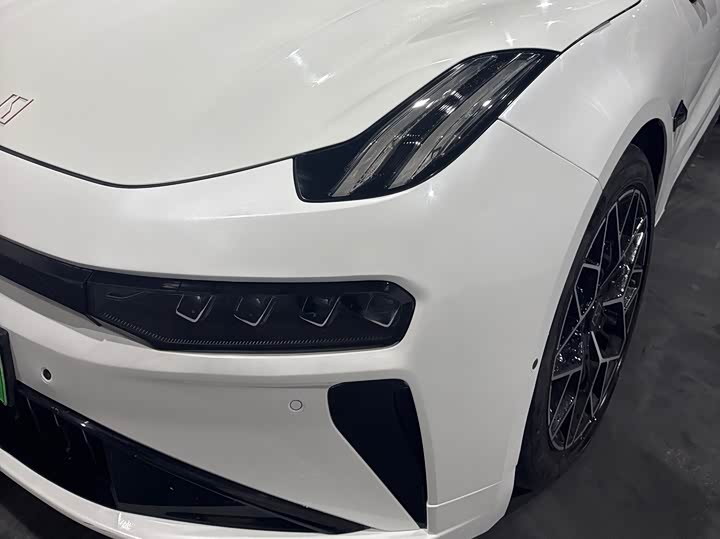 Фото 5 - Zeekr 001