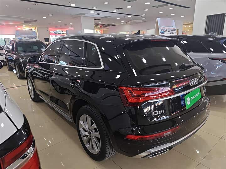 Фото 10 - Audi Q5L