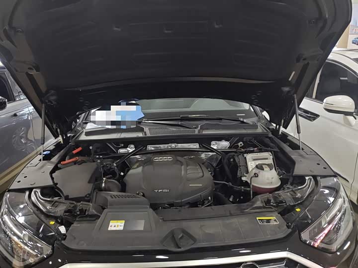 Фото 11 - Audi Q5L