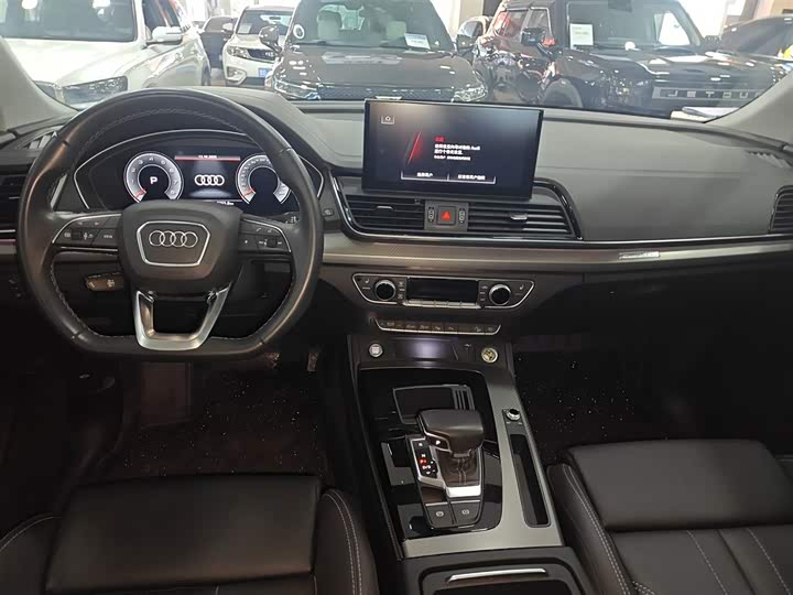 Фото 14 - Audi Q5L