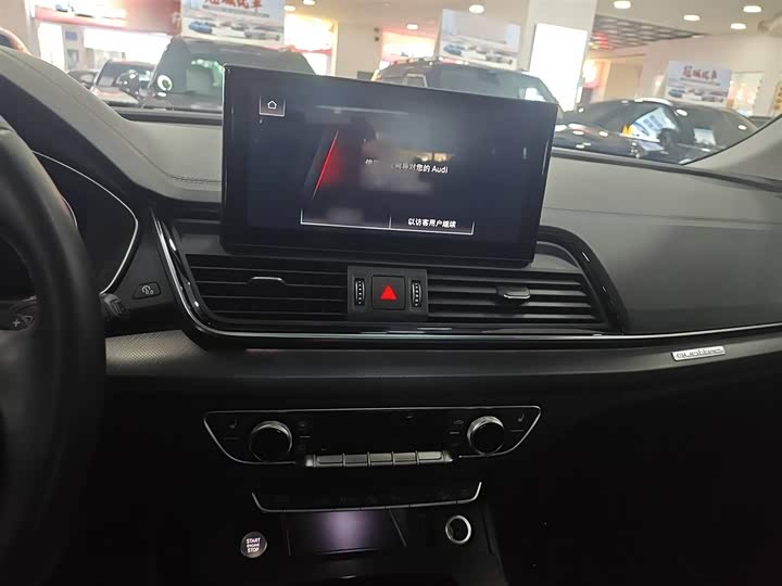 Фото 4 - Audi Q5L