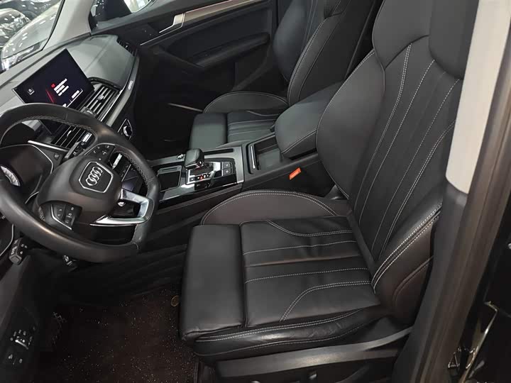 Фото 8 - Audi Q5L