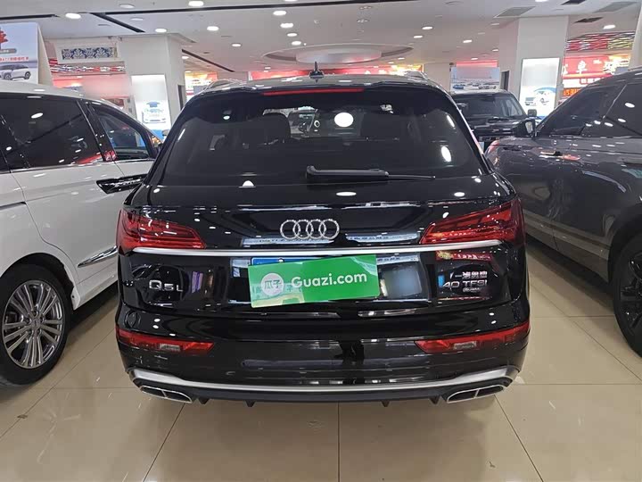 Фото 9 - Audi Q5L