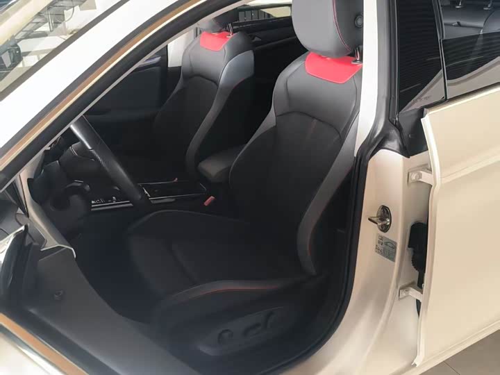 Фото 9 - Volkswagen Lamando L