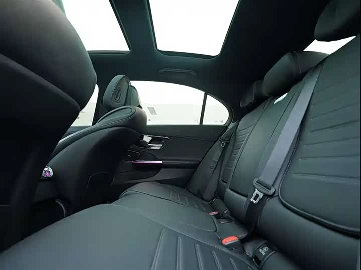 Фото 9 - Mercedes-Benz C-Class