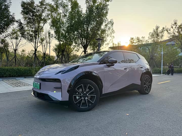 Фото 1 - Zeekr X