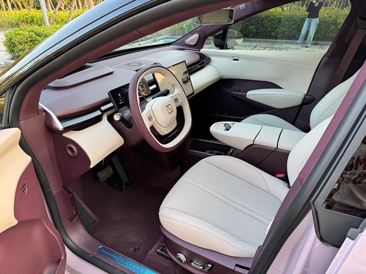 Фото 4 - Zeekr X