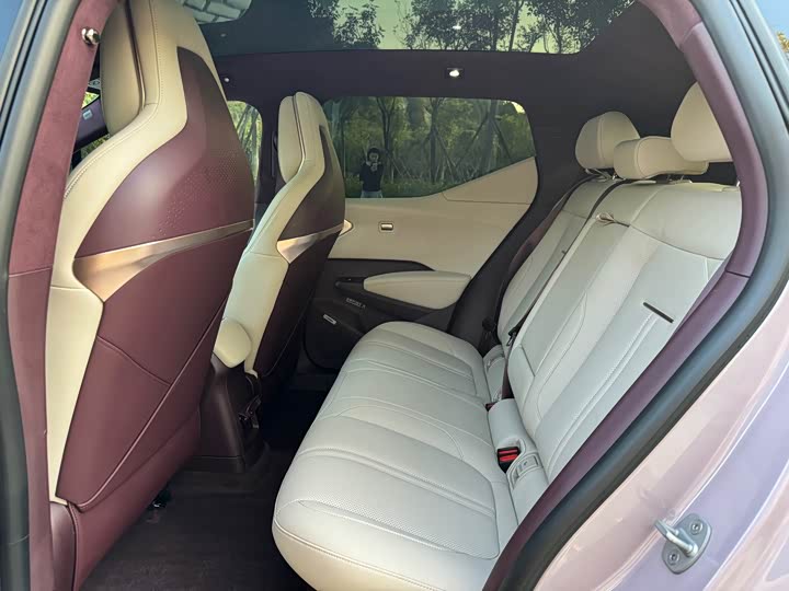 Фото 5 - Zeekr X