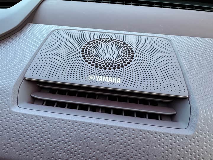 Фото 8 - Zeekr X