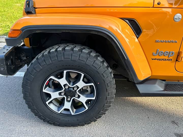 Фото 3 - Jeep Wrangler