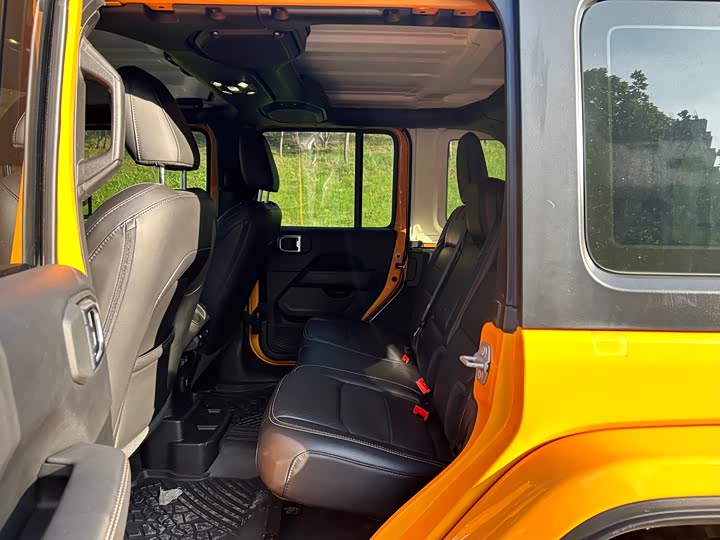 Фото 5 - Jeep Wrangler