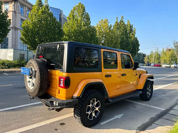 Фото 8 - Jeep Wrangler