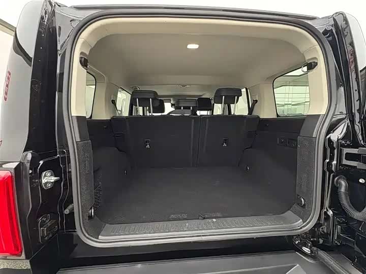 Фото 7 - Tank 300