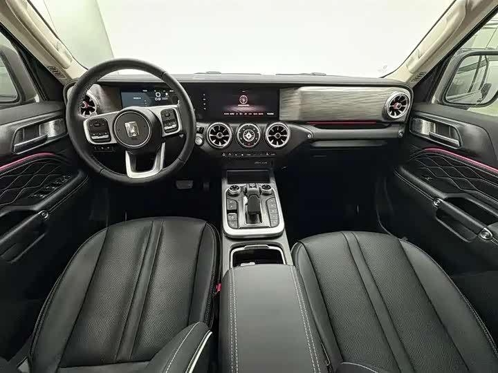 Фото 9 - Tank 300