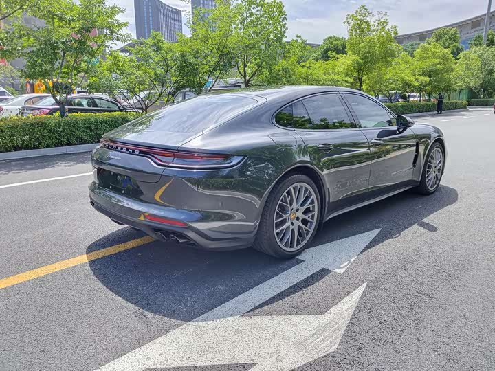 Фото 10 - Porsche Panamera